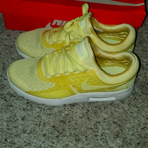 Nike Air Max Zero - Picture 2 of 5